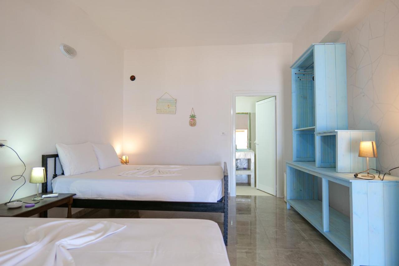 John'S Guesthouse Ksamil Esterno foto