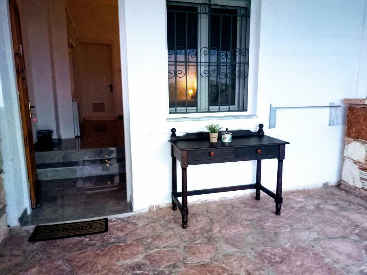 John'S Guesthouse Ksamil Esterno foto